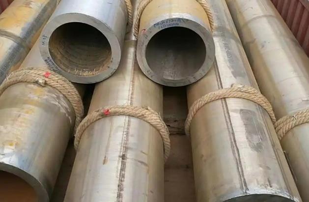 12Cr1MoVG合金鋼管常見規格：外徑8~630mm，壁厚3~80mm
